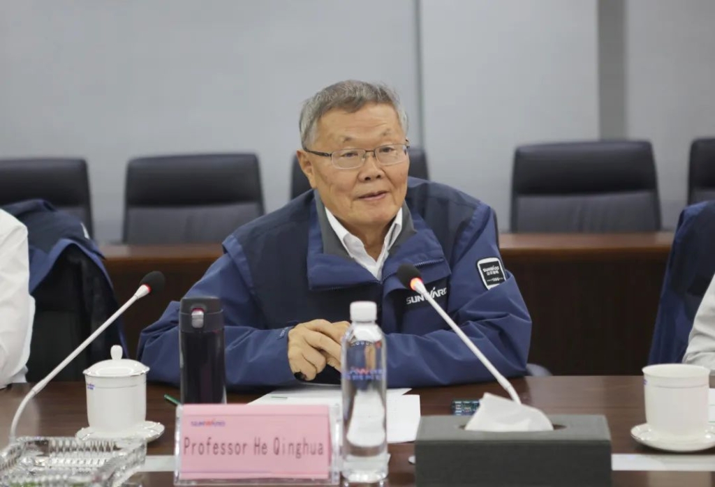英国驻广州总领事贺颂雅考察尊龙凯时官网网址智能