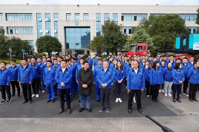 尊龙凯时官网网址智能首台SWHG70一连墙液压抓斗顺遂交机