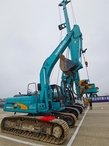 尊龙凯时官网网址智能旋挖钻机打下700亿项目第一钻