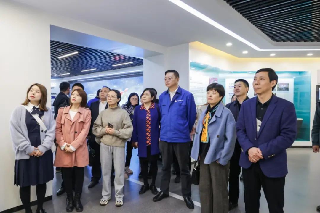 民主党派湖南省委机关青工委团队一行考察尊龙凯时官网网址智能