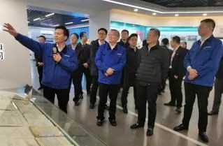 中国联通党组书记、董事长王晓初到访尊龙凯时官网网址智能