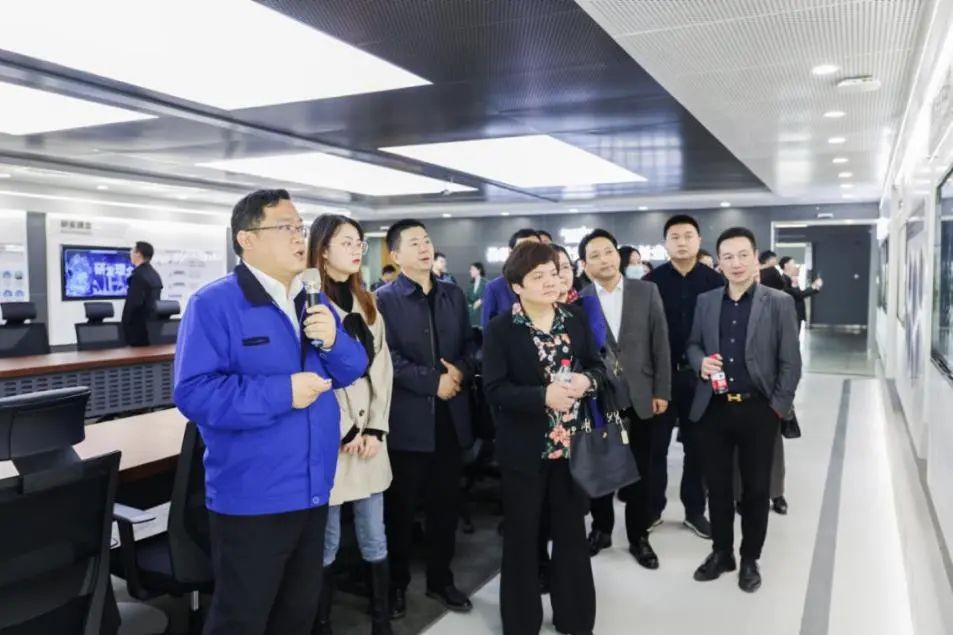 民主党派湖南省委机关青工委团队一行考察尊龙凯时官网网址智能