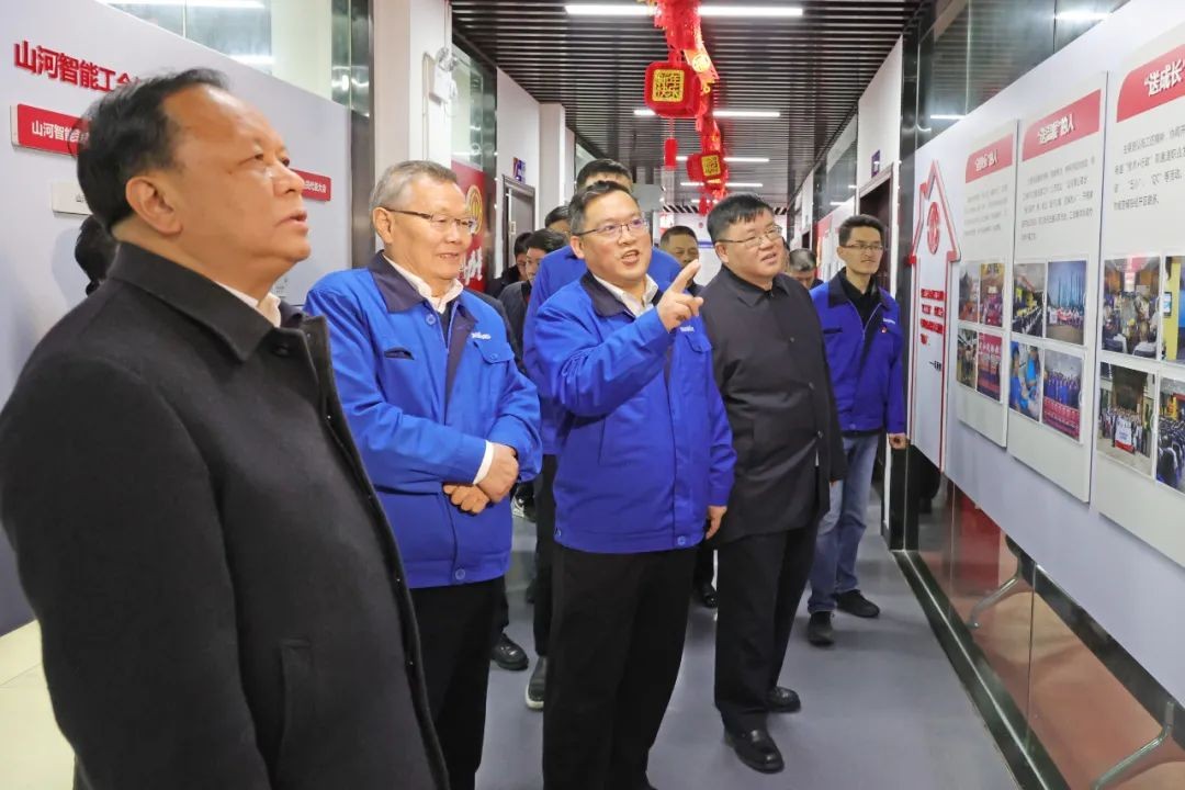 周农在尊龙凯时官网网址智能调研时强调：企业工会要鼎力大举作育劳模和工匠