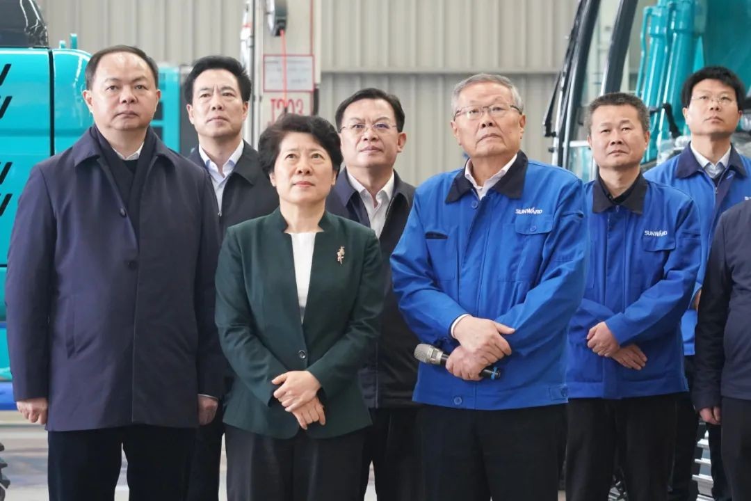 吴桂英调研尊龙凯时官网网址智能