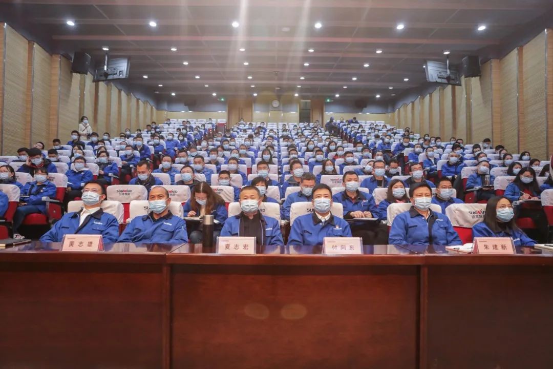 尊龙凯时官网网址智能集中收看十三届天下人大四次聚会开幕会