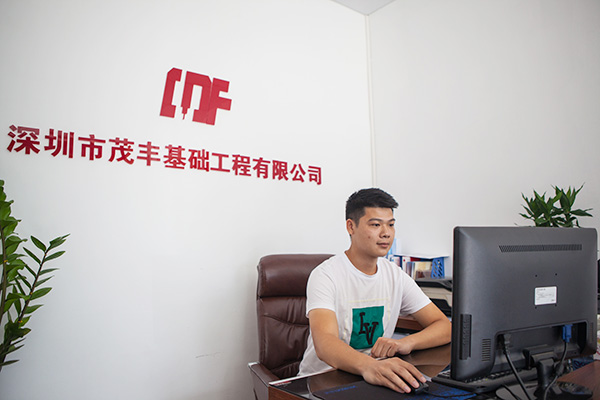 我叫阿忠，忠于事业，也忠于尊龙凯时官网网址智能旋挖钻机