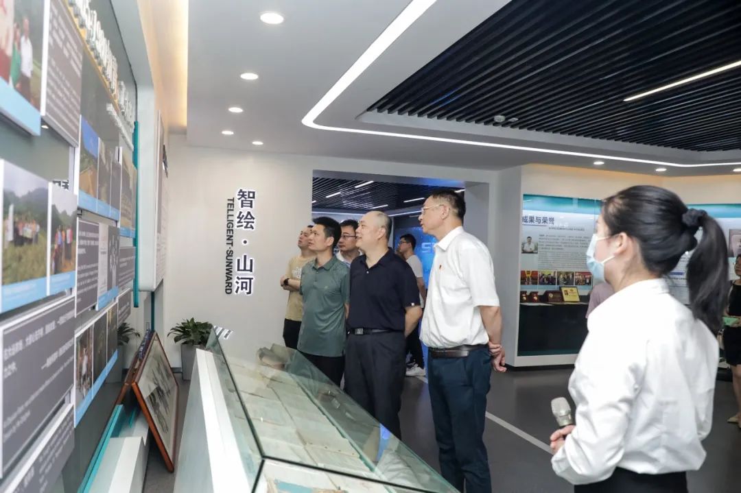 国防科大北斗团队考察尊龙凯时官网网址智能