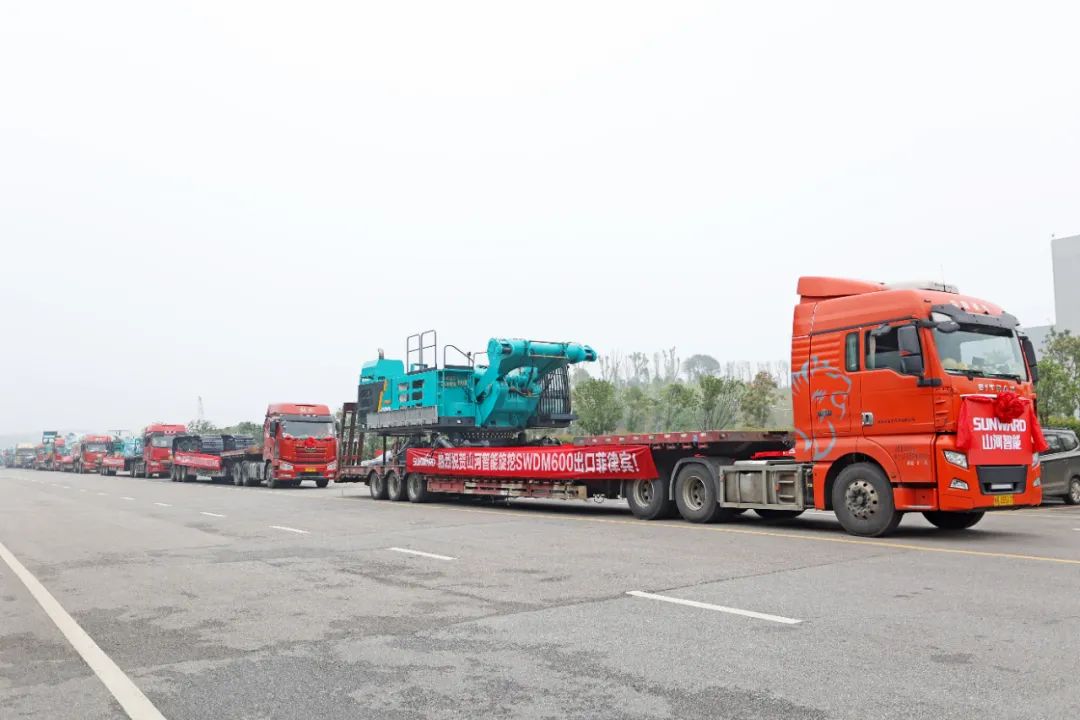 尊龙凯时官网网址智能最大旋挖钻机出口菲律宾，开启拓展外洋市场新篇章