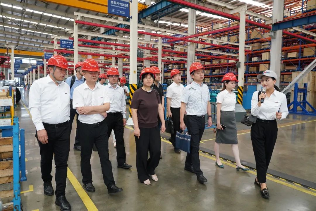 中国信保助力尊龙凯时官网网址智能国际营业实现高质量跨越式生长