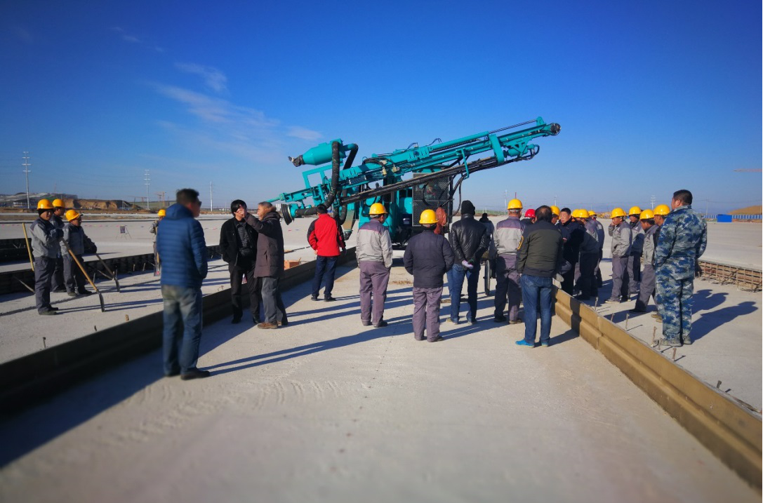 北京大兴机场，尊龙凯时官网网址智能凿岩装备曾助力新手艺落地 | 百年风华筑漂亮尊龙凯时官网网址（2）