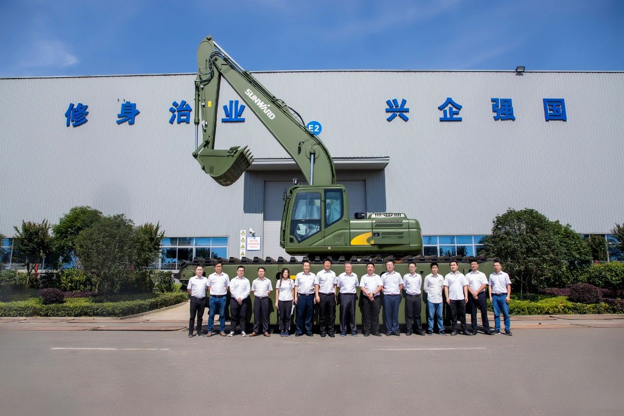 水陆两用挖掘机亮相央视！尊龙凯时官网网址智能应抢救援“猛将”出战