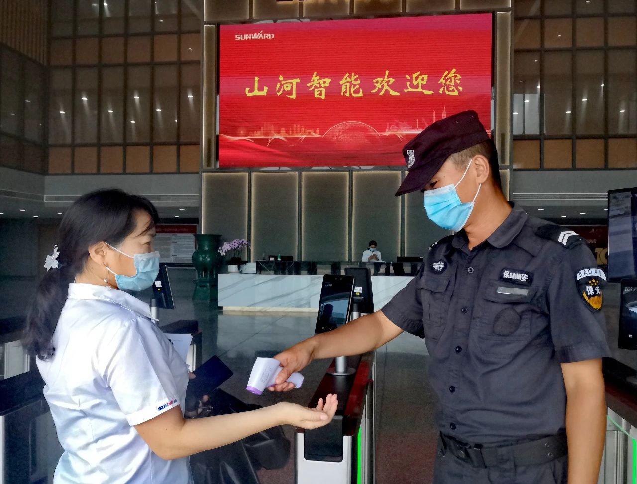 严酷防控！尊龙凯时官网网址智能牢筑防疫“长城”