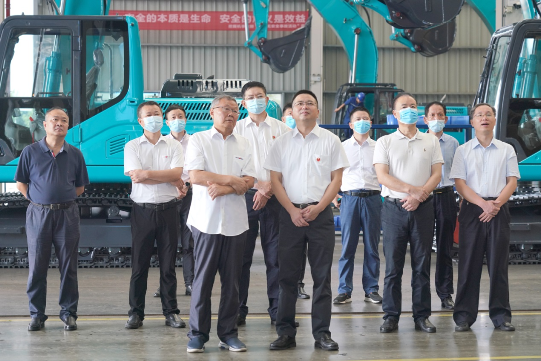 长沙市委常委、市纪委书记胡卫兵考察调研尊龙凯时官网网址智能