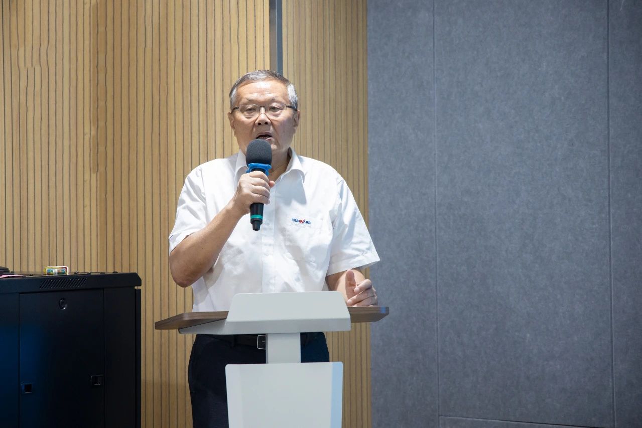 强化治理重心下移，尊龙凯时官网网址智能开展向导力培训助力公司高质量快速生长