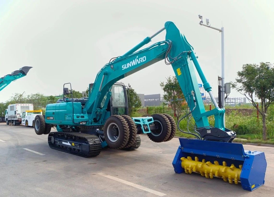 海内首台！尊龙凯时官网网址智能15吨级轮履两用开带机乐成下线