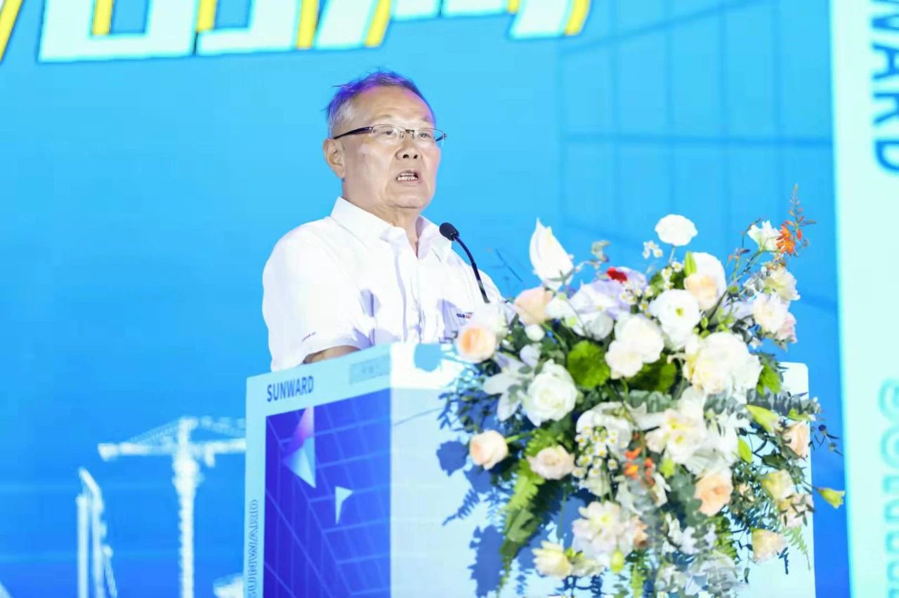 四大成套装备携手登。∽鹆惫偻分悄芰⒁煨Ч故净峤怀觥傲裂鄞鹁怼