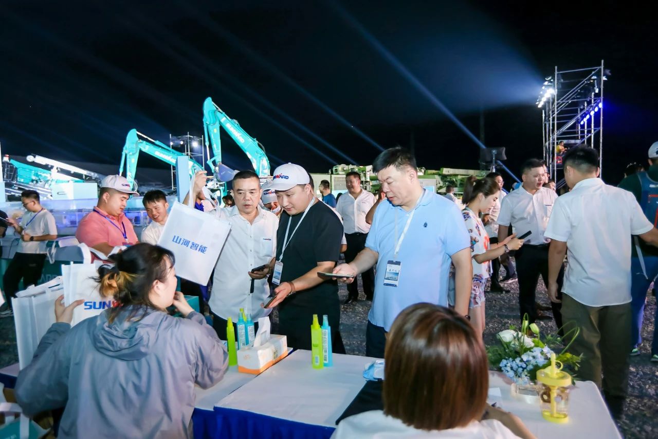 逛展超热闹！尊龙凯时官网网址智能效果展示会高能名时势来袭