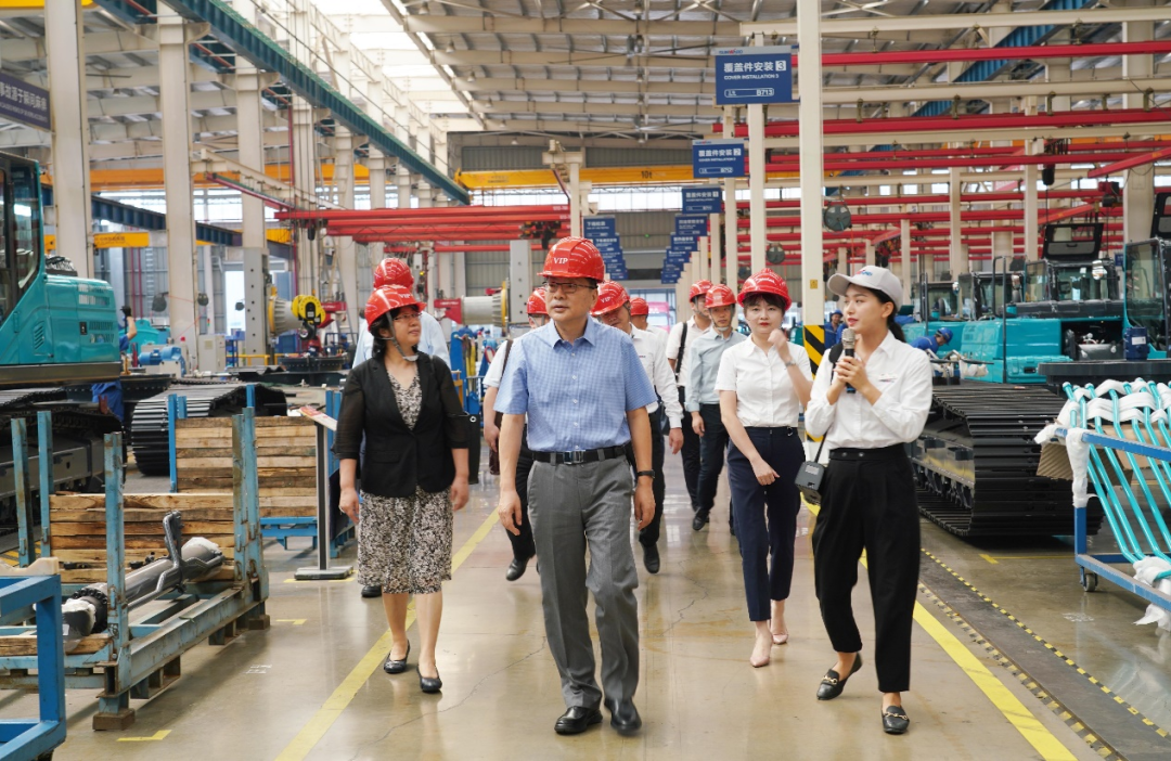 中国出口信用包管公司向导一行调研尊龙凯时官网网址智能