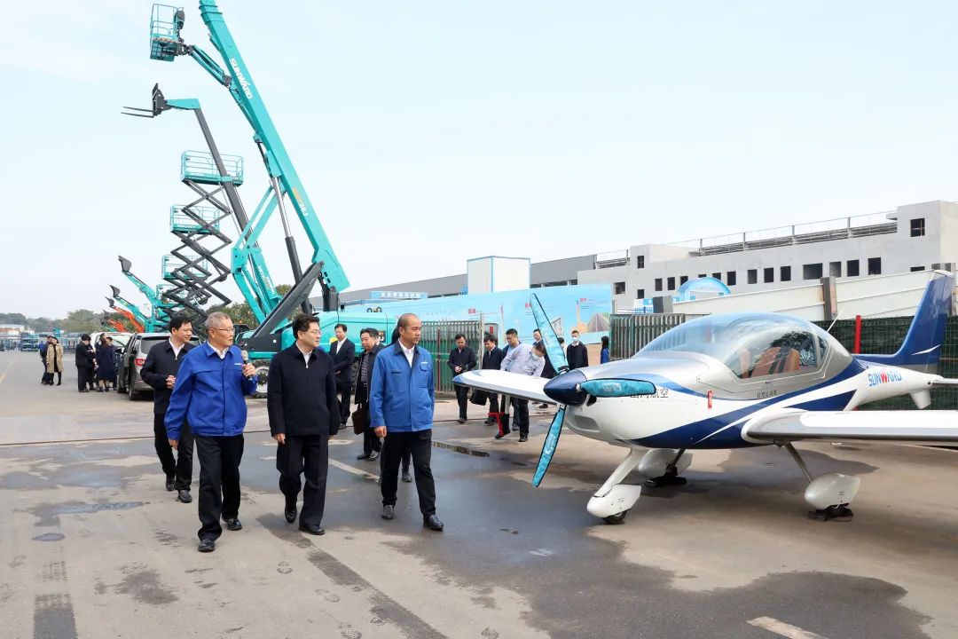 湖南省副省长隋忠诚调研尊龙凯时官网网址智能