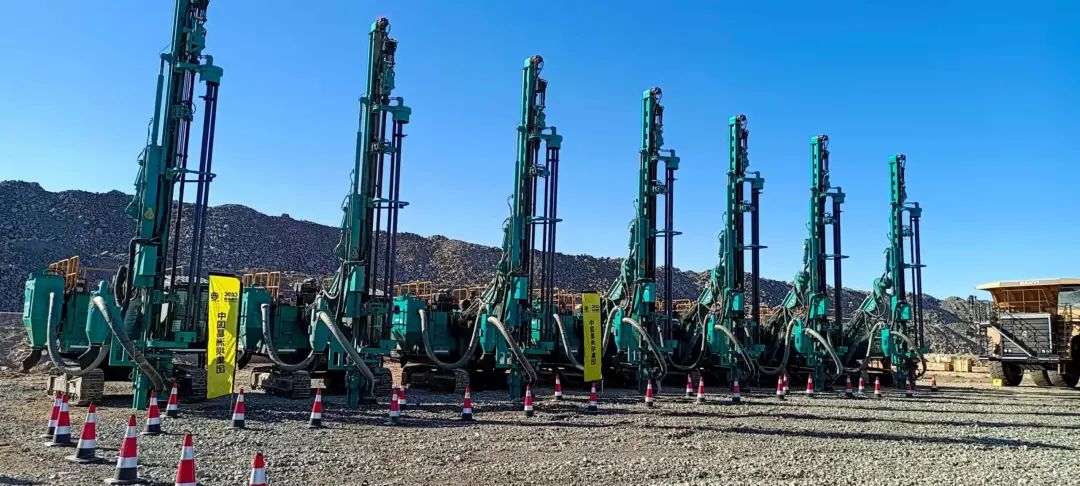 疫情当下，逆行非洲——尊龙凯时官网网址智能凿岩装备团队外洋效劳纪实