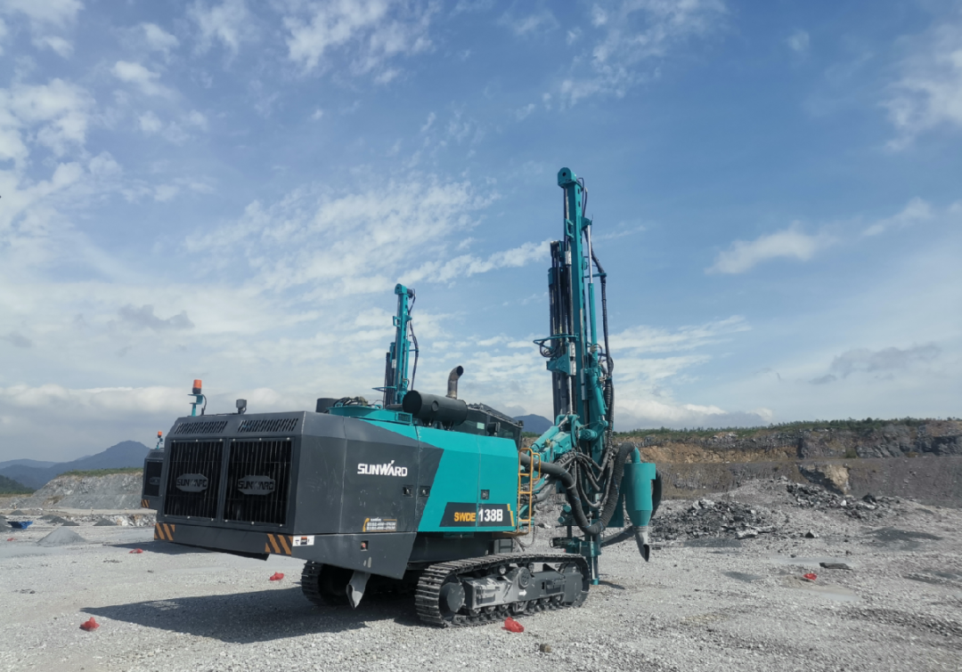 追加订单！尊龙凯时官网网址智能一体化潜孔钻机助力海南华润水泥获好评