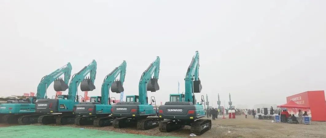 “尊龙凯时官网网址绿”精彩亮相！尊龙凯时官网网址智能装备周全助力长沙机场改扩建项目