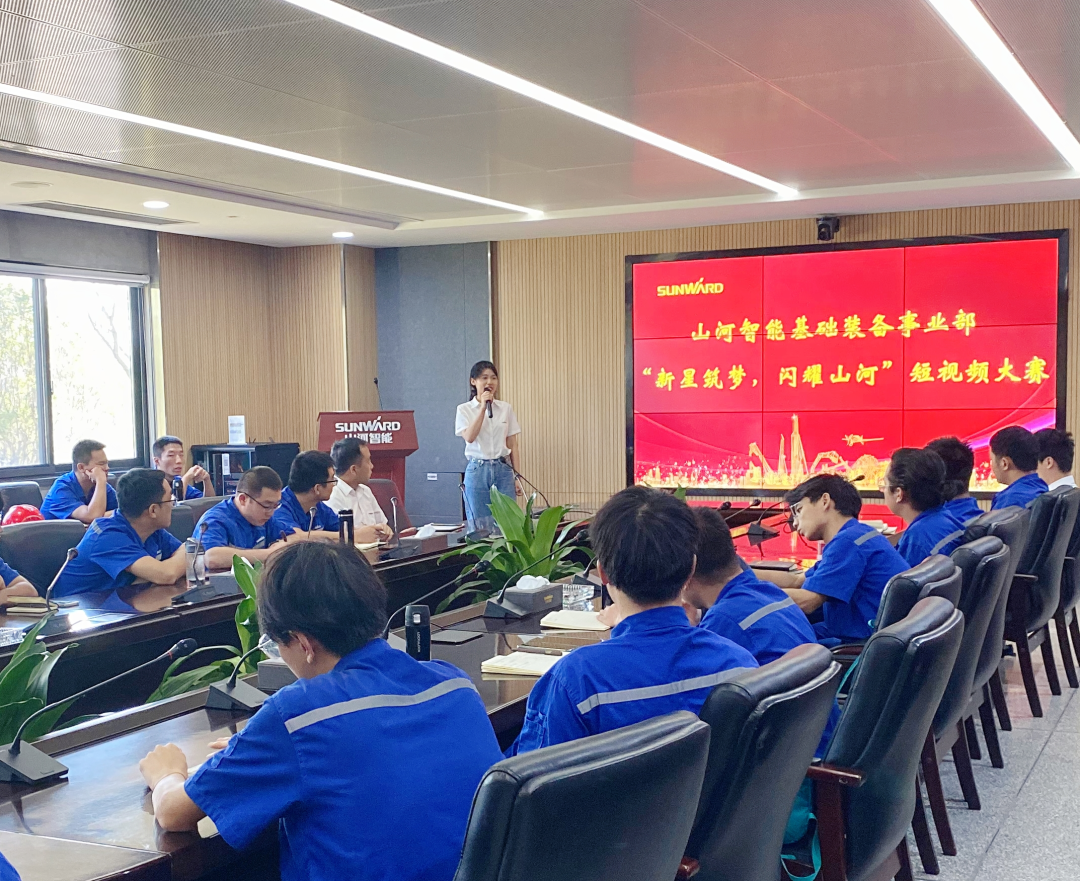 你好 2022！再见 2021！我与尊龙凯时官网网址智能共生长