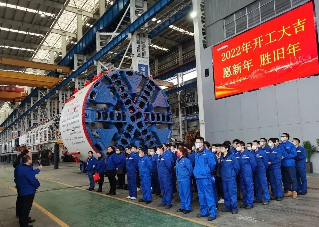 直击生产一线！中铁尊龙凯时官网网址复工复产忙