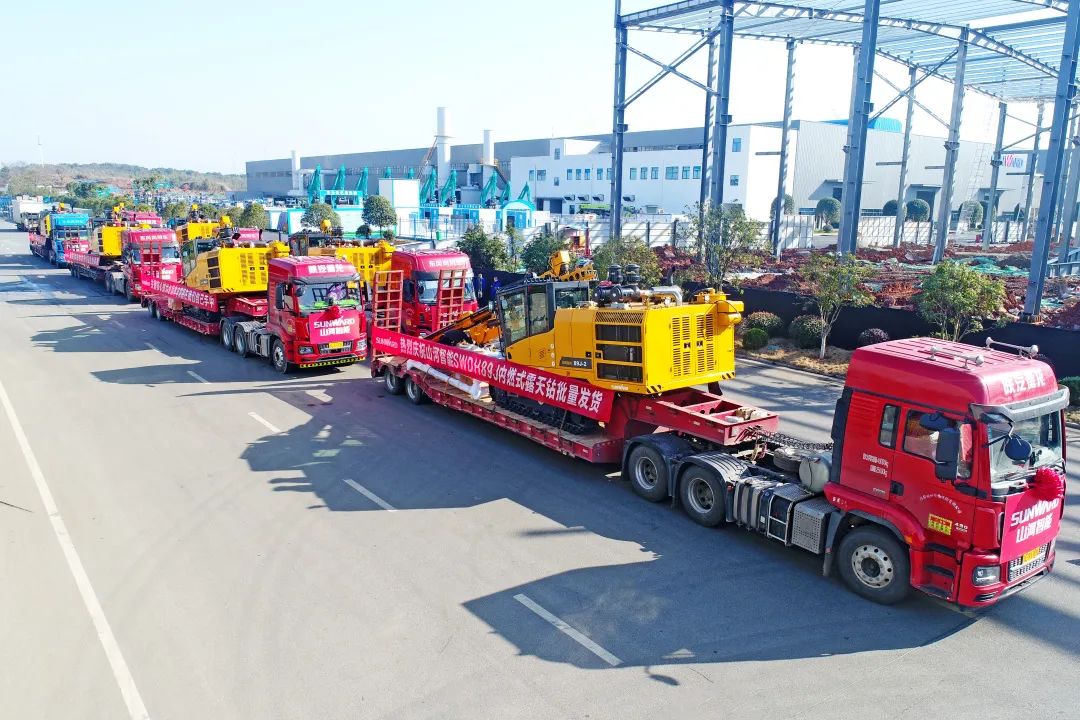 又一款差别化定制产品获认可！尊龙凯时官网网址智能SWDH89J内燃式露天钻批量发货