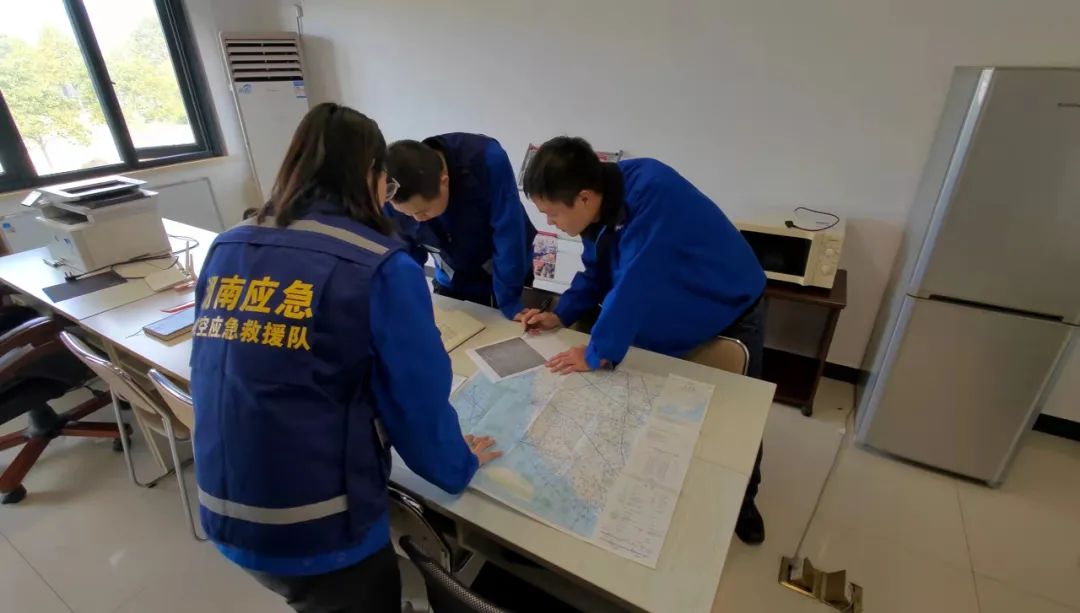 火情就是下令！湖南航空应抢救援队尊龙凯时官网网址机组展现“尊龙凯时官网网址速率”