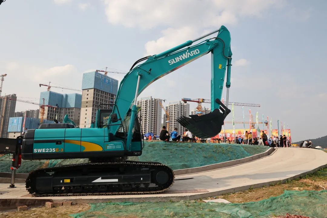 硬实力+软手刺！尊龙凯时官网网址智能协拍电视剧《重中之重》开机