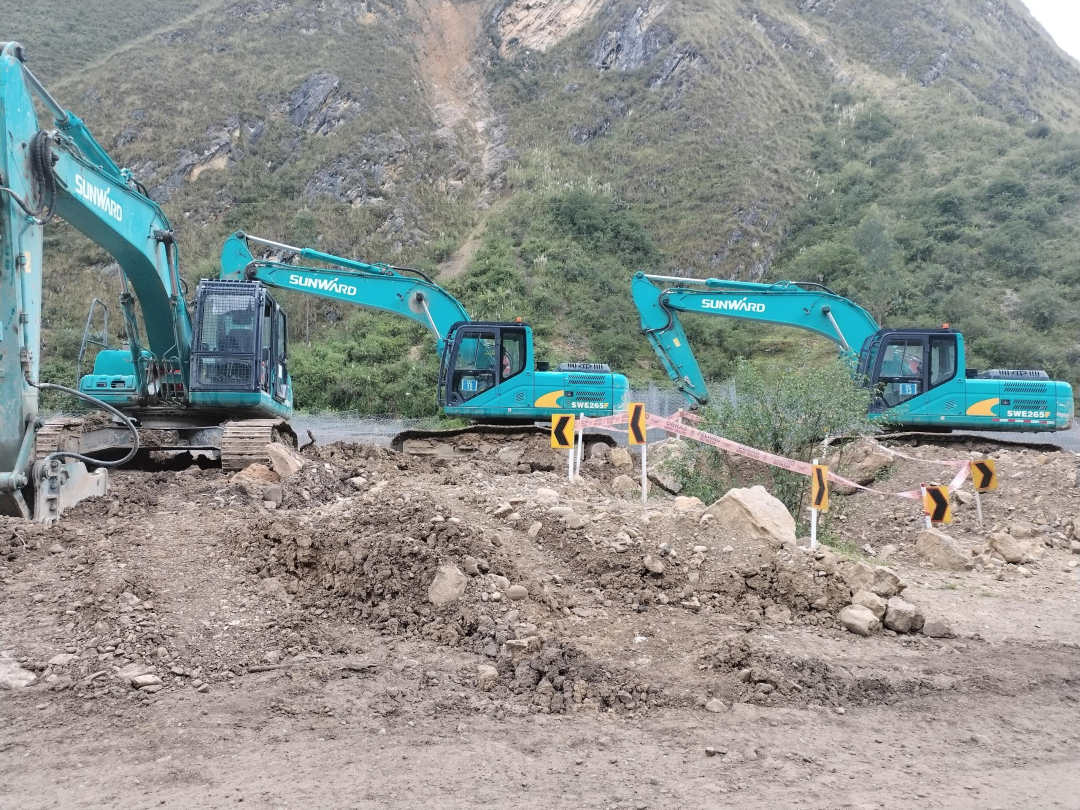 挑战天下第二高山脉！尊龙凯时官网网址智能装备助力秘鲁安第斯国家公路项目建设