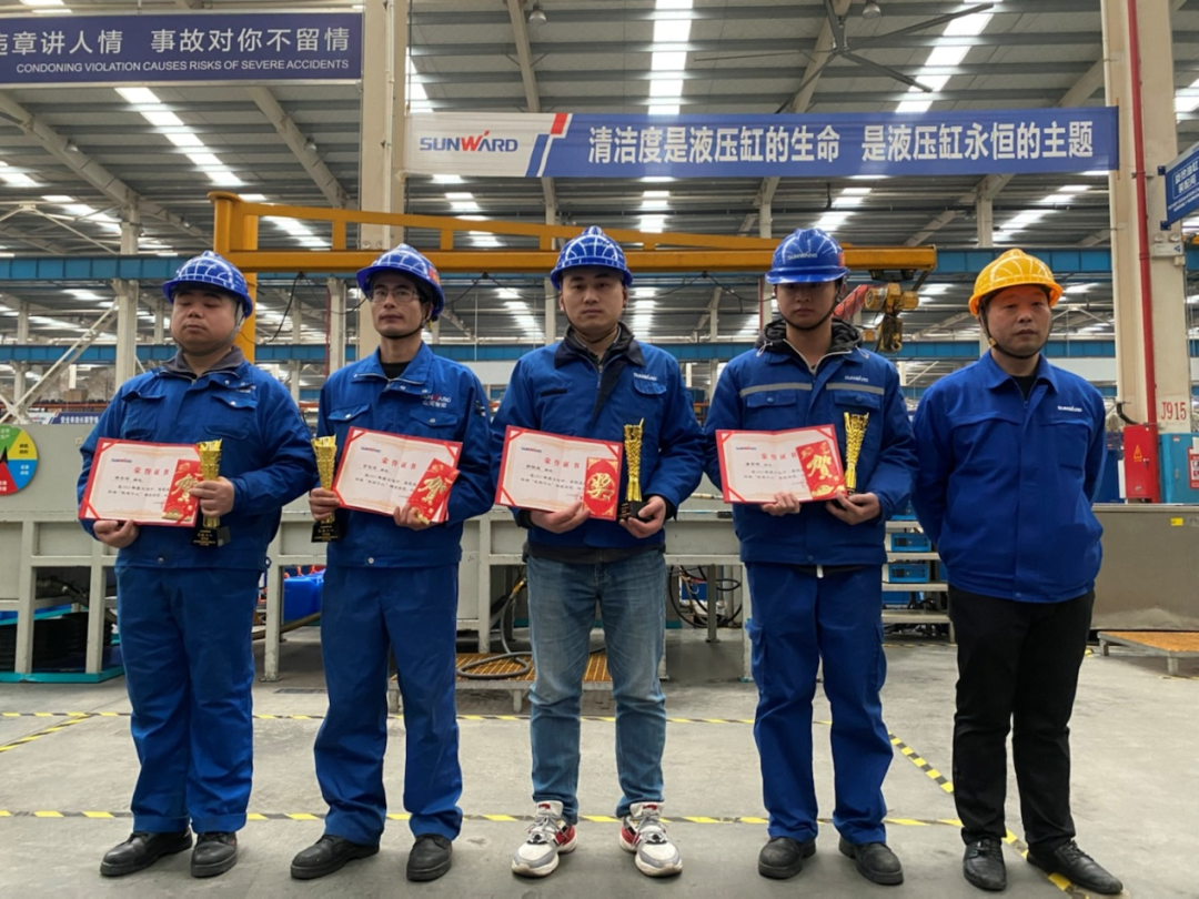 尊龙凯时官网网址工匠 | “浪波”不言苦，甘为“人梯”承大重