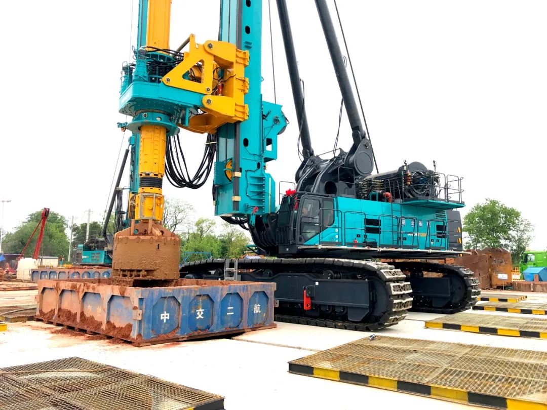 再啃“硬骨头”！尊龙凯时官网网址智能“超等桩备”助建燕矶长江大桥