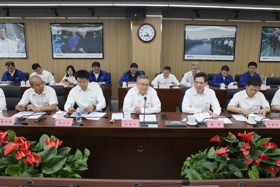 深化产学研相助！中南大学校长、中国工程院院士田红旗率团造访尊龙凯时官网网址智能