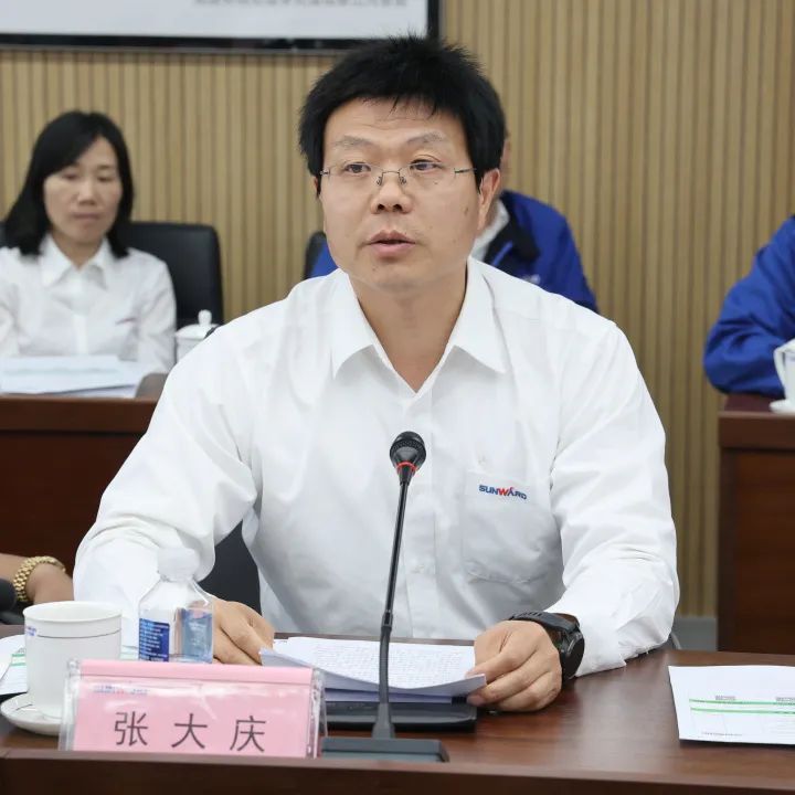 深化产学研相助！中南大学校长、中国工程院院士田红旗率团造访尊龙凯时官网网址智能