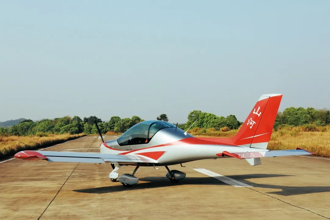 图集 | 阿若拉穿“鲨”衣，尚有更多套装为天空添彩！