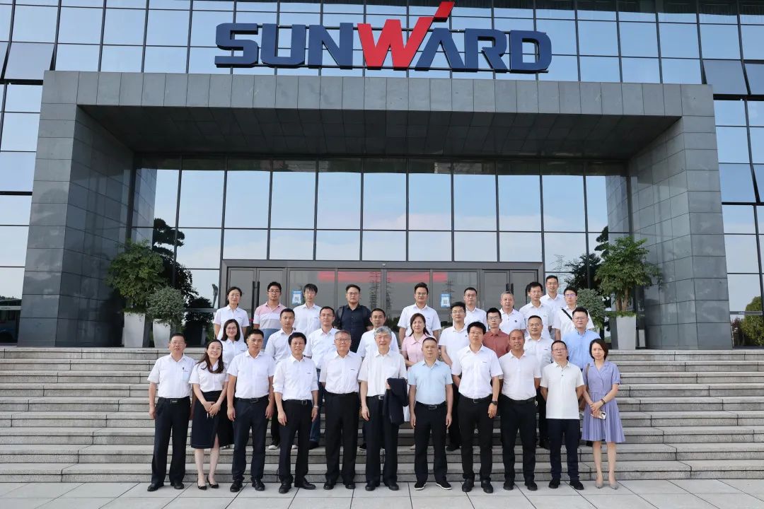 立异引领，智造未来！“2022院士专家长沙行”高端装备高质量生长钻研会盛大举行