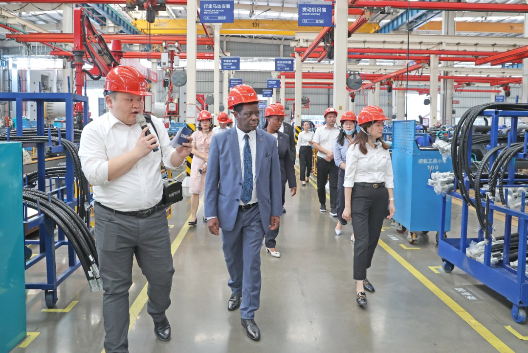 马拉维大使一行考察尊龙凯时官网网址智能