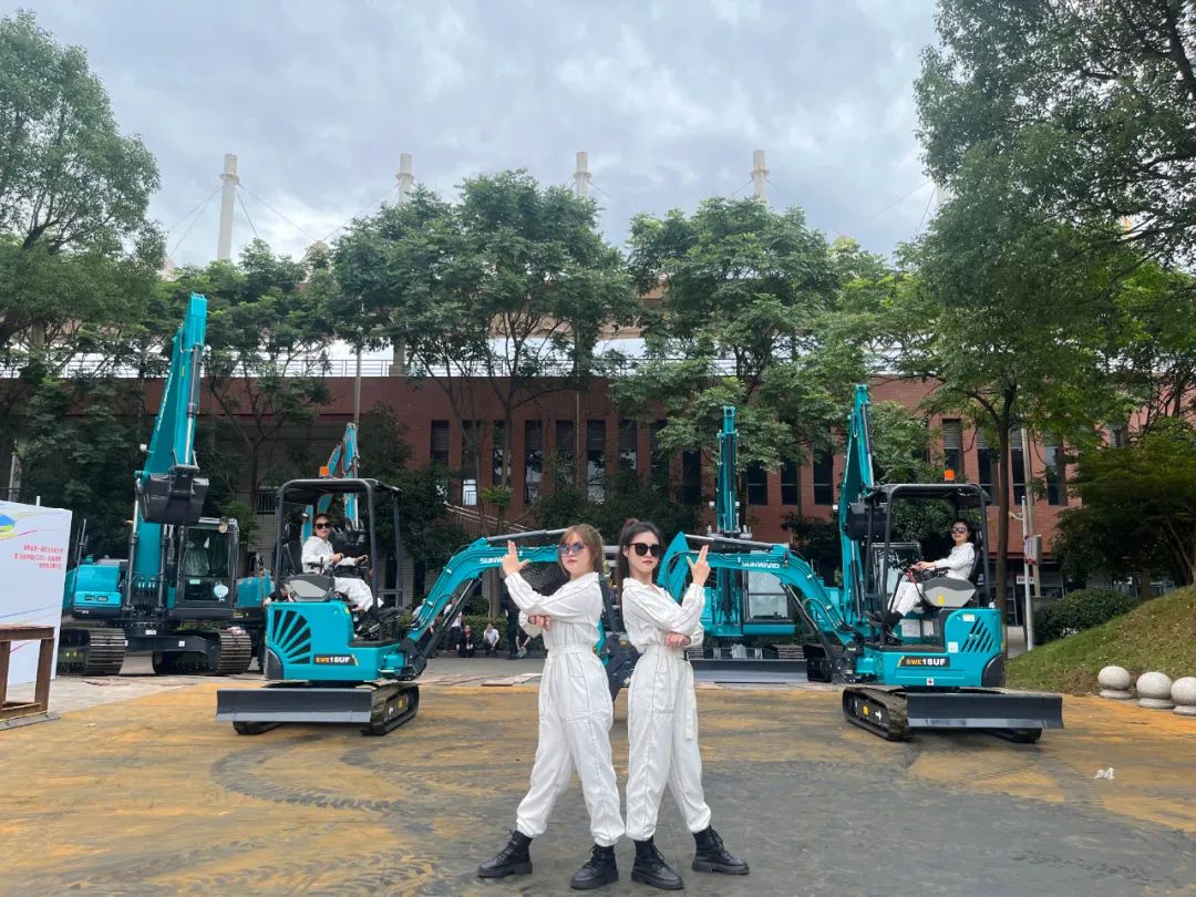 “太绝了！”尊龙凯时官网网址智能代表长沙精彩亮相湖南省第一届职业手艺大赛特技绝活展演