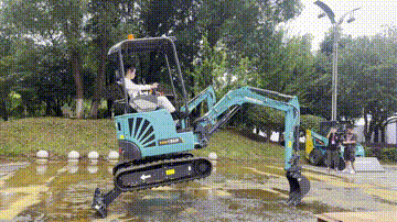 “太绝了！”尊龙凯时官网网址智能代表长沙精彩亮相湖南省第一届职业手艺大赛特技绝活展演