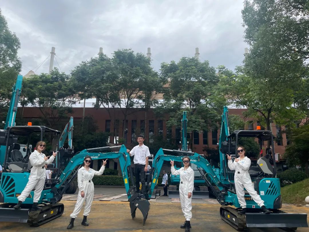 “太绝了！”尊龙凯时官网网址智能代表长沙精彩亮相湖南省第一届职业手艺大赛特技绝活展演