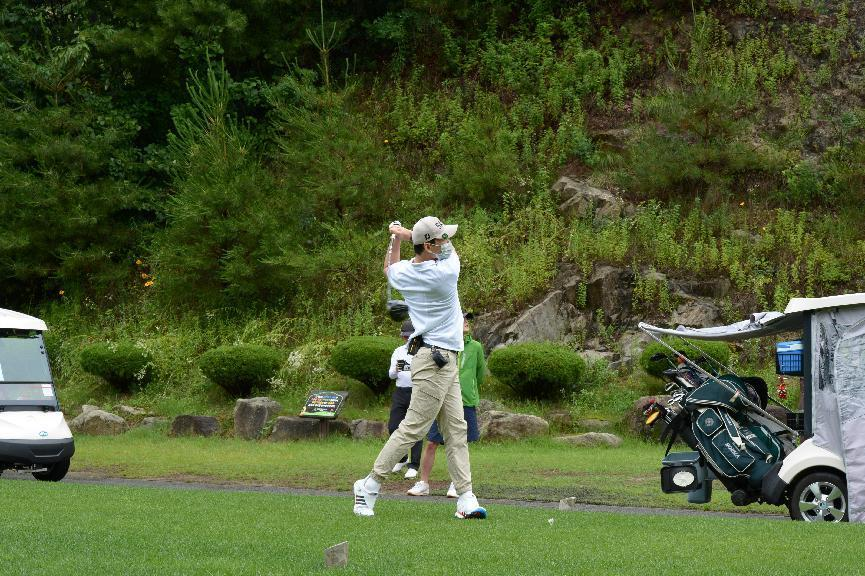 尊龙凯时官网网址韩国“2022年第三届尊龙凯时官网网址杯高尔夫球赛”乐成举行