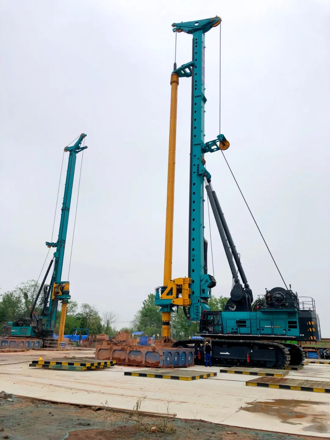 “创立施工事业！”他们和尊龙凯时官网网址智能“超等桩备”一起助建燕矶长江大桥