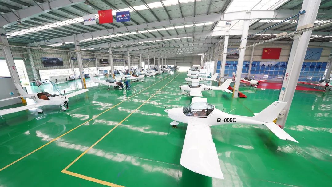 23个月交付100架！尊龙凯时官网网址航空第 199、200 架阿若拉飞机顺遂下线交付