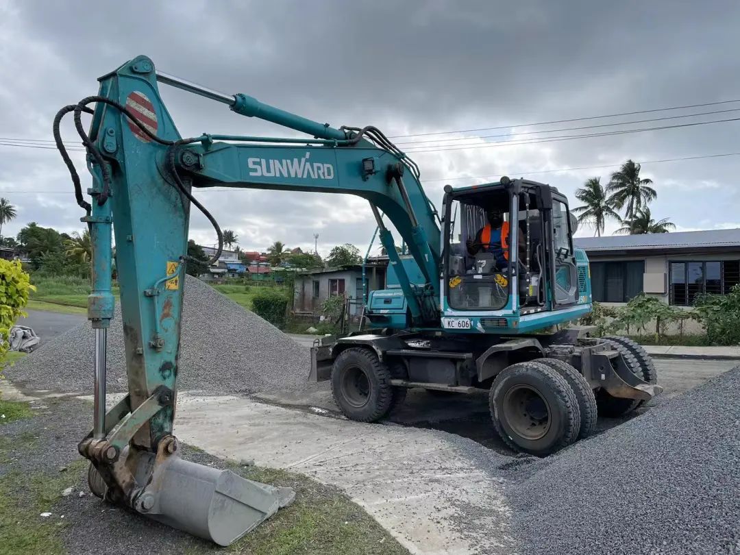 “尊龙凯时官网网址绿”迈向南太平洋岛，尊龙凯时官网网址智能轮挖助力斐济基础设施建设