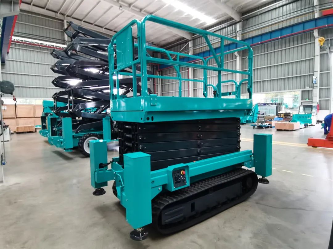 加速电动化产品结构，尊龙凯时官网网址智能第一款履带剪叉式高空作业平台来了！