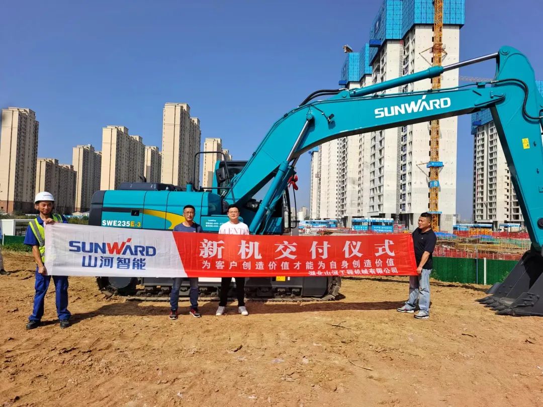 全款拿下！尊龙凯时官网网址智能挖掘机奔赴工地一线