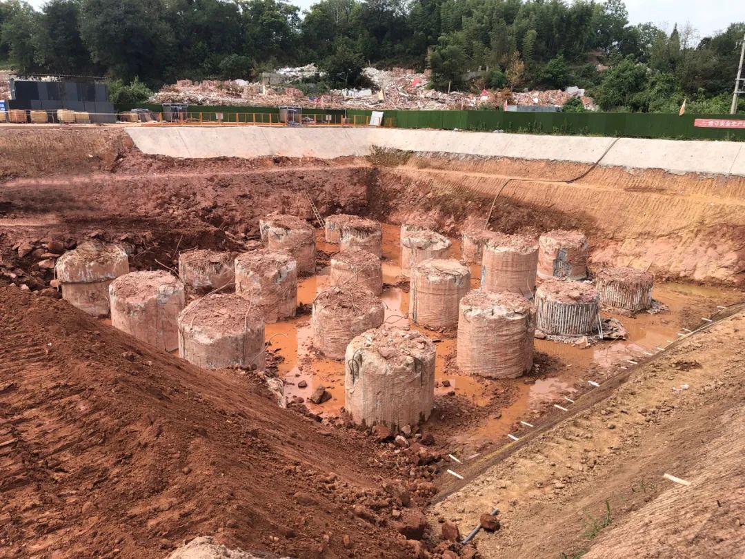 超等“桩”备实力亮剑！尊龙凯时官网网址智能携手武汉乐成建设攻克燕矶长江大桥重大地层施工难题