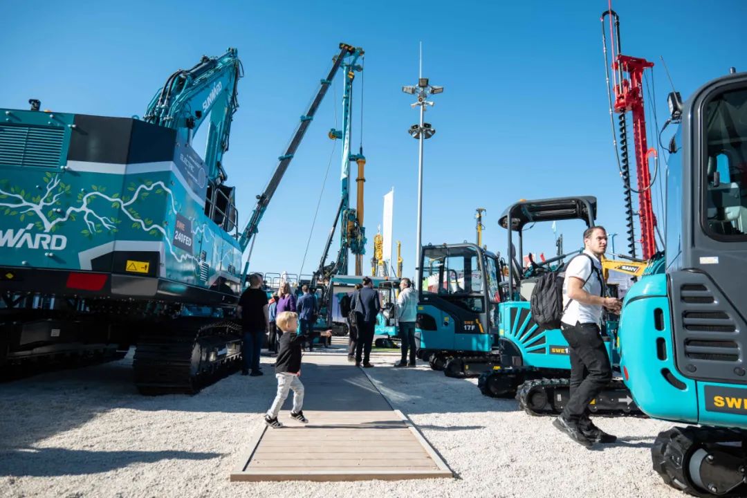 Bauma 2022 | 一组火热现场图带您重温尊龙凯时官网网址智能德国宝马展之旅